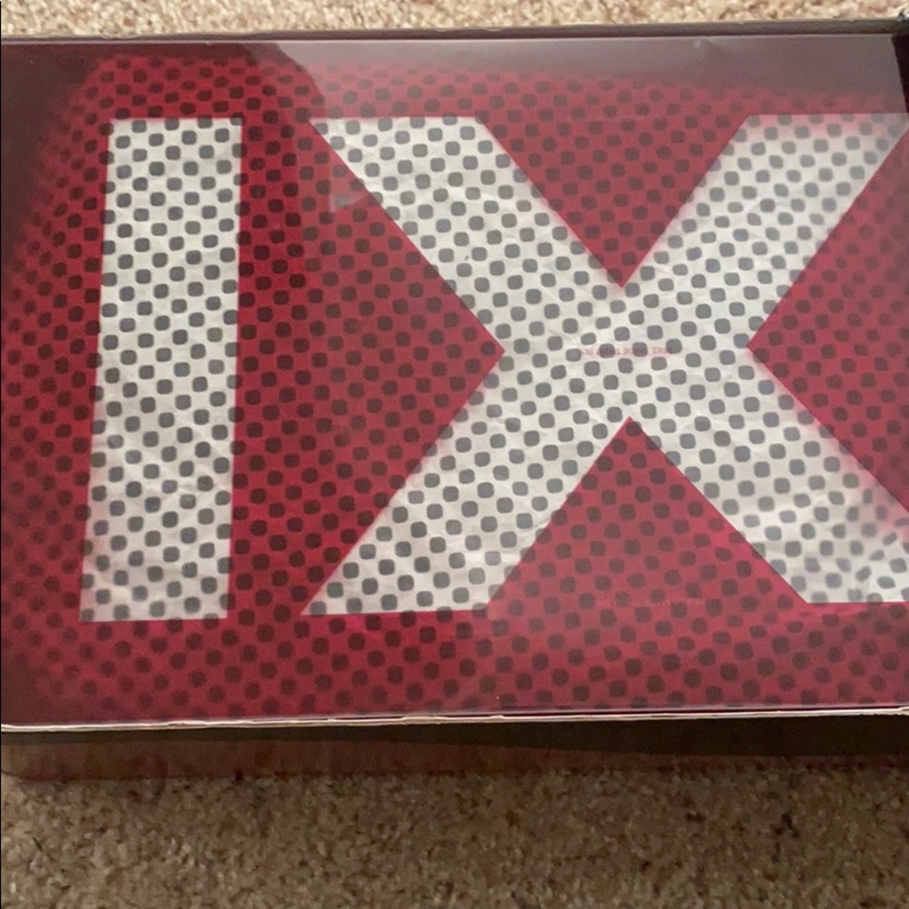 AIR JORDAN 11 RETRO RED 🔥🔥🔥 - Picture 2 of 6